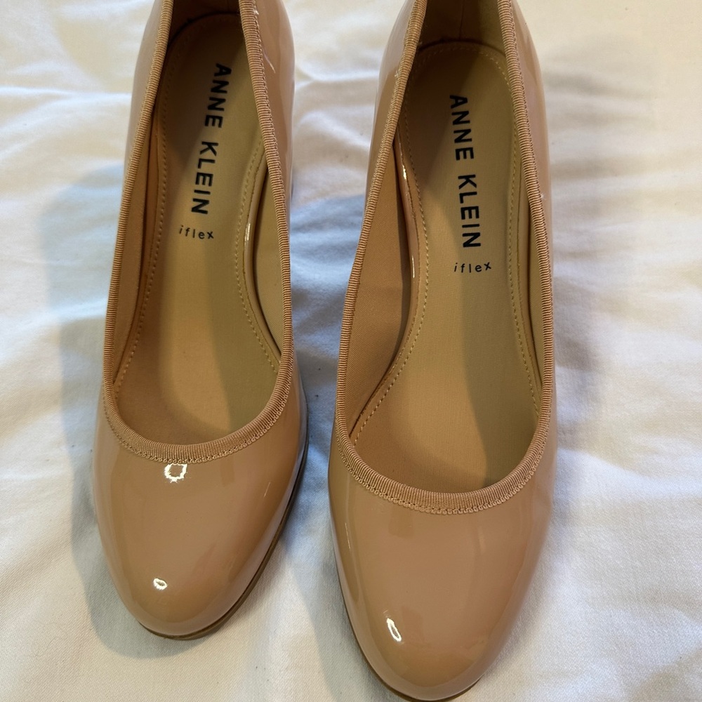 Size 10 Anne Klein Nude Patent Heels